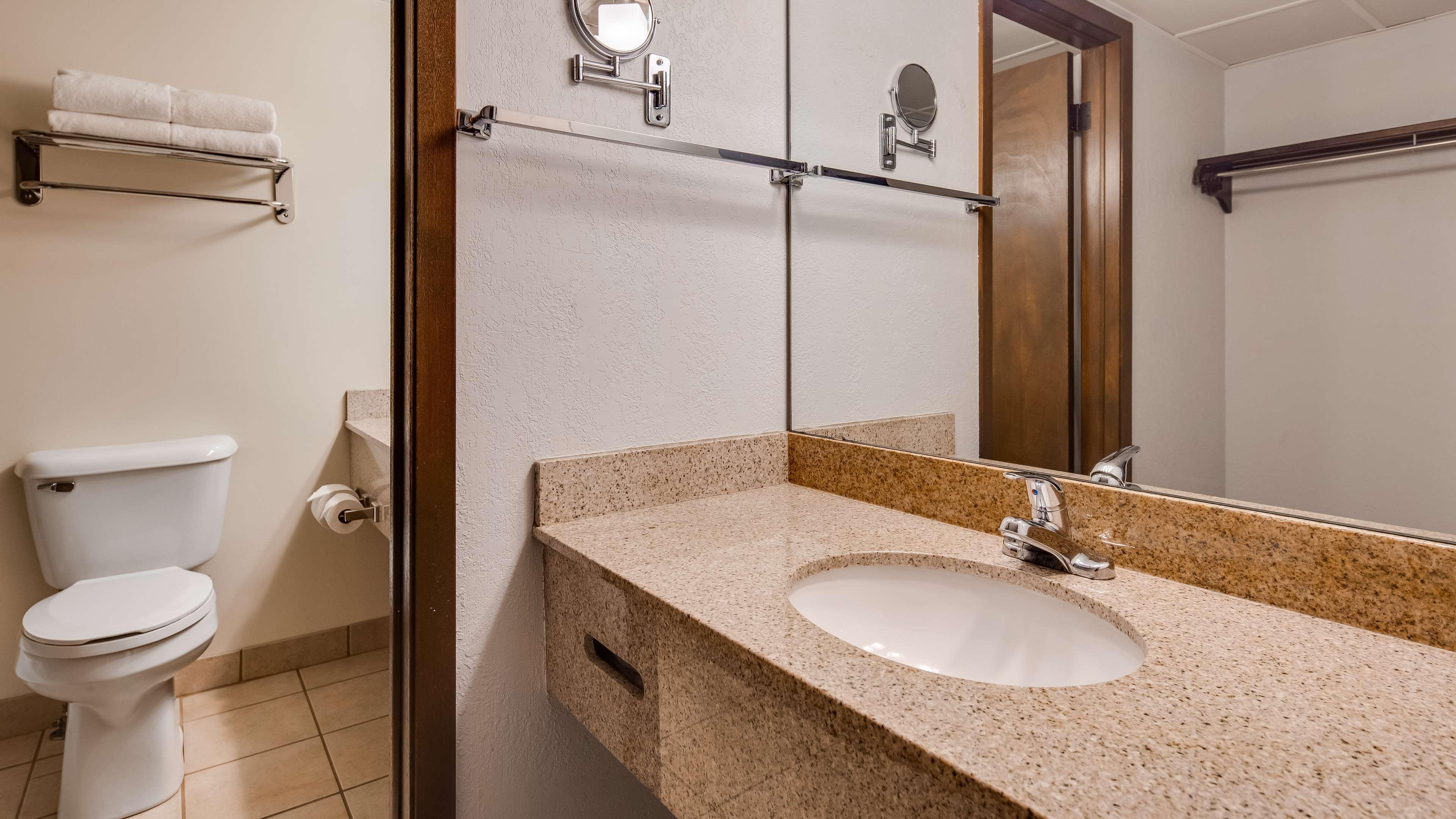 Best Western Angus Inn Great Bend Εξωτερικό φωτογραφία