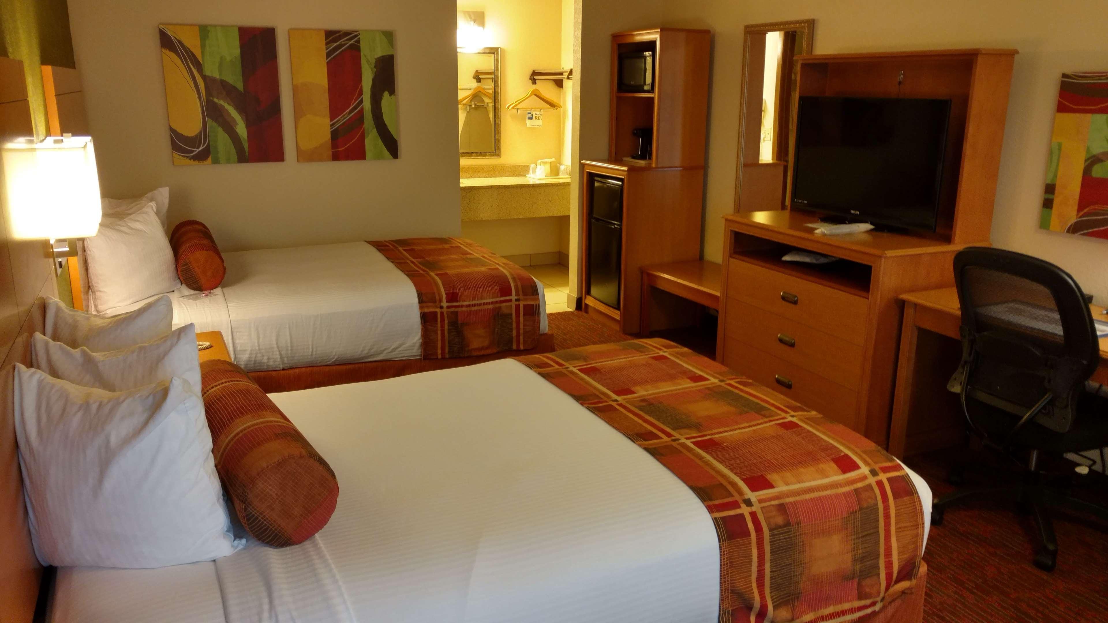 Best Western Angus Inn Great Bend Εξωτερικό φωτογραφία