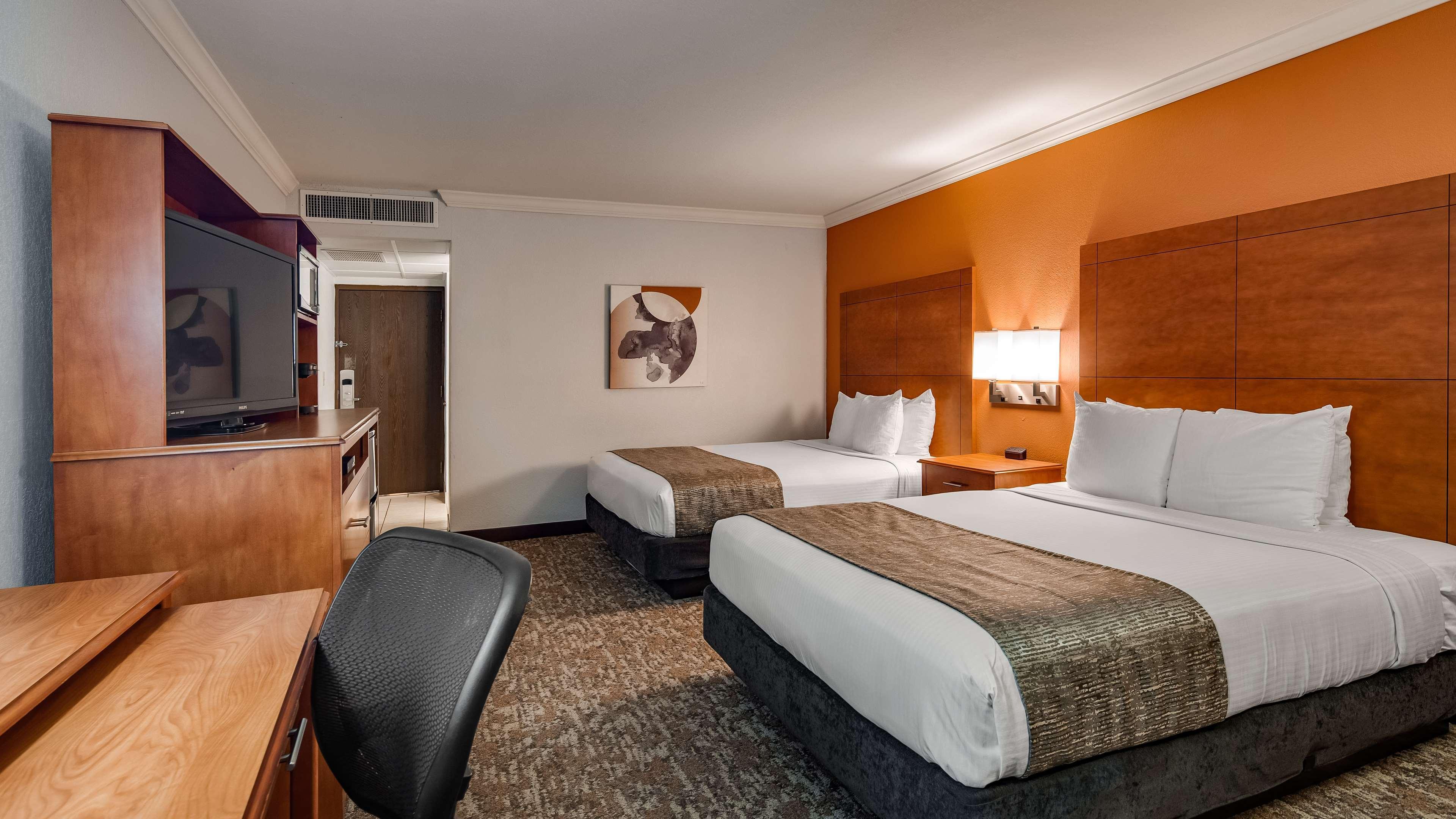 Best Western Angus Inn Great Bend Εξωτερικό φωτογραφία