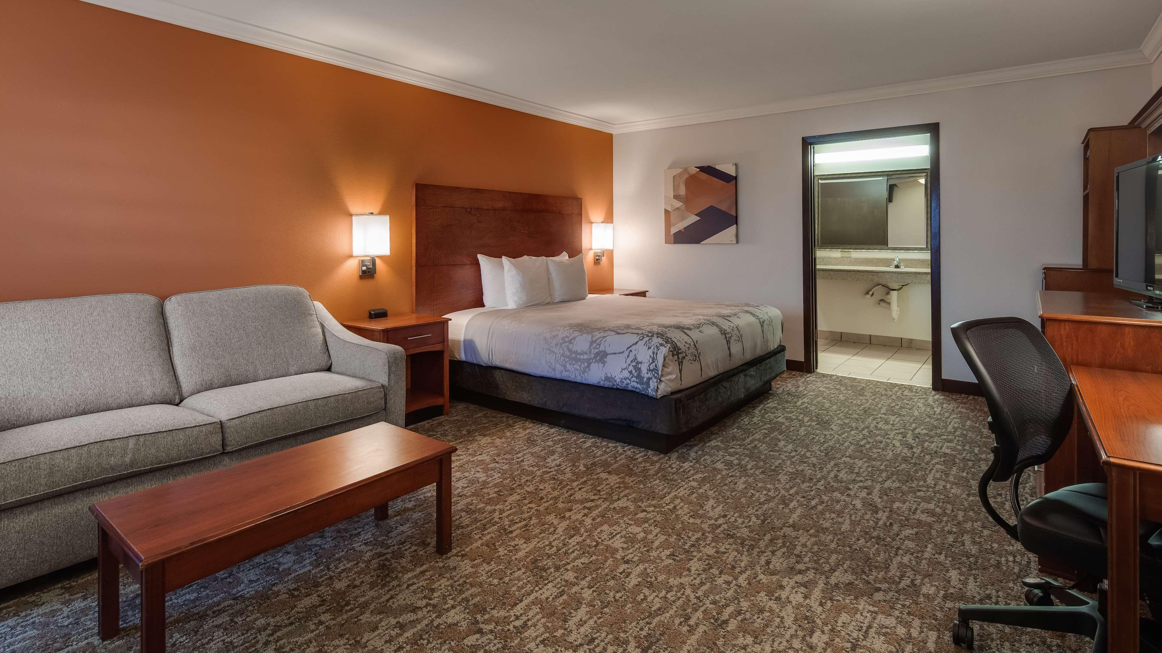 Best Western Angus Inn Great Bend Εξωτερικό φωτογραφία