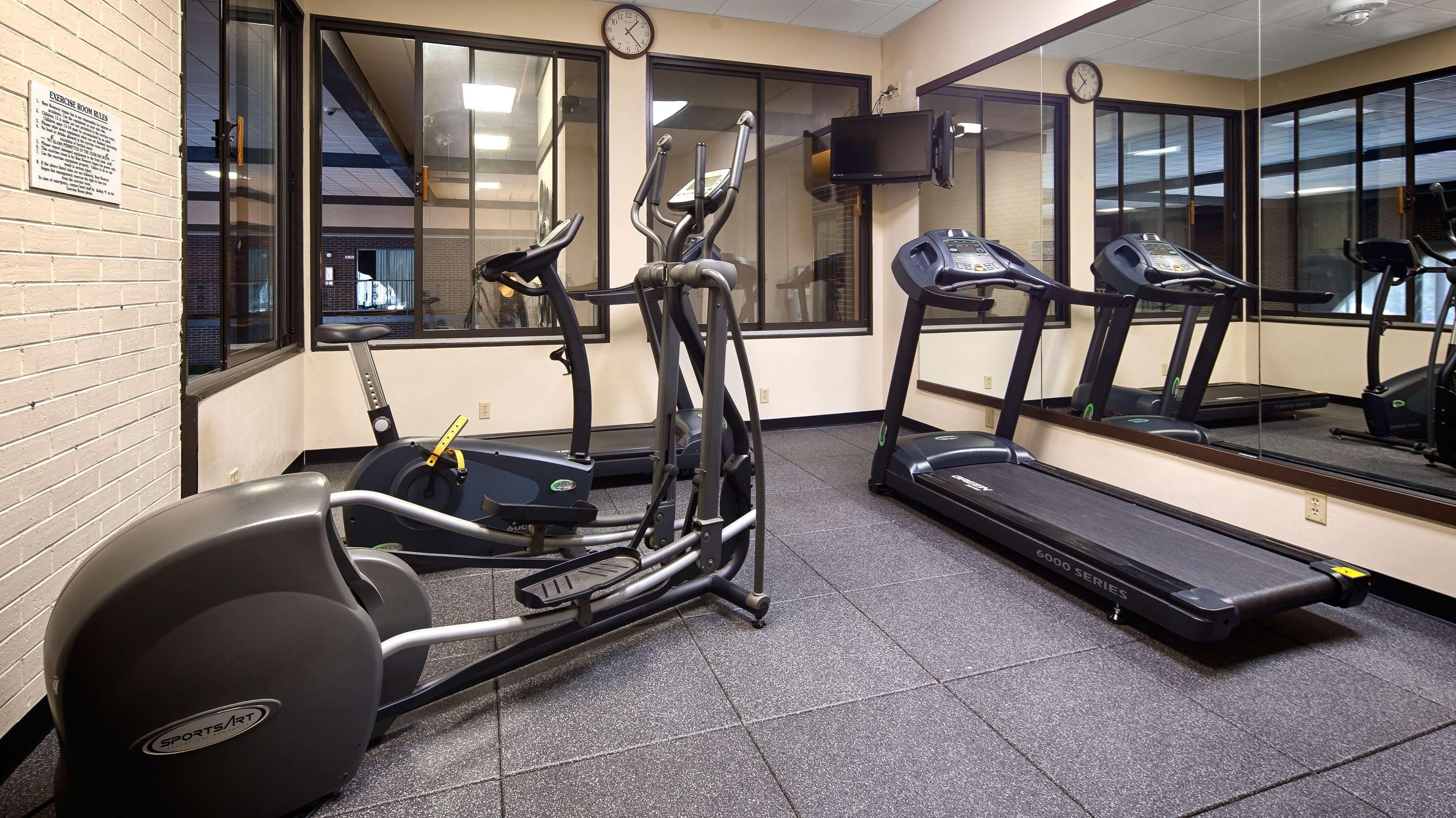 Best Western Angus Inn Great Bend Εξωτερικό φωτογραφία