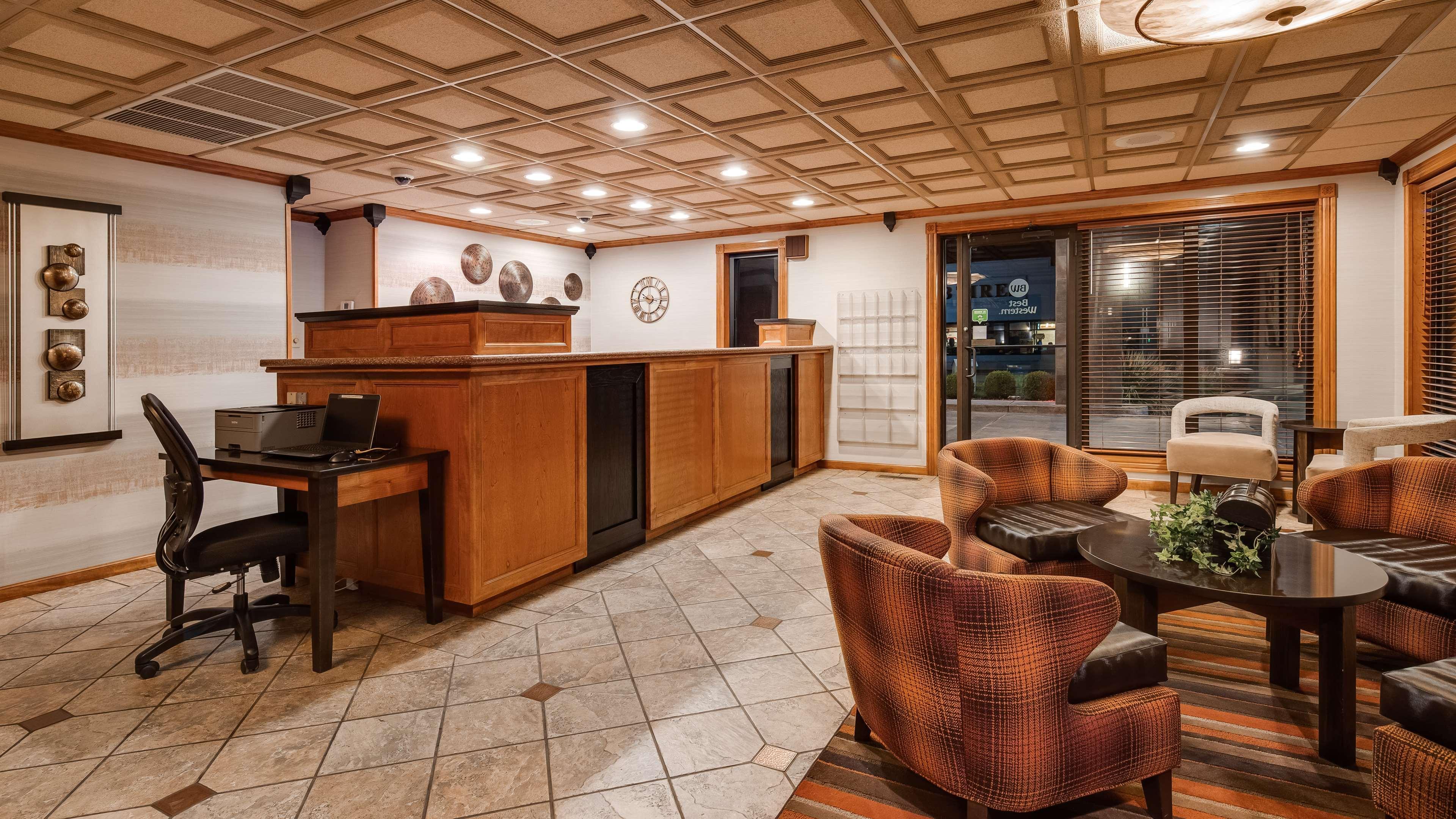 Best Western Angus Inn Great Bend Εξωτερικό φωτογραφία