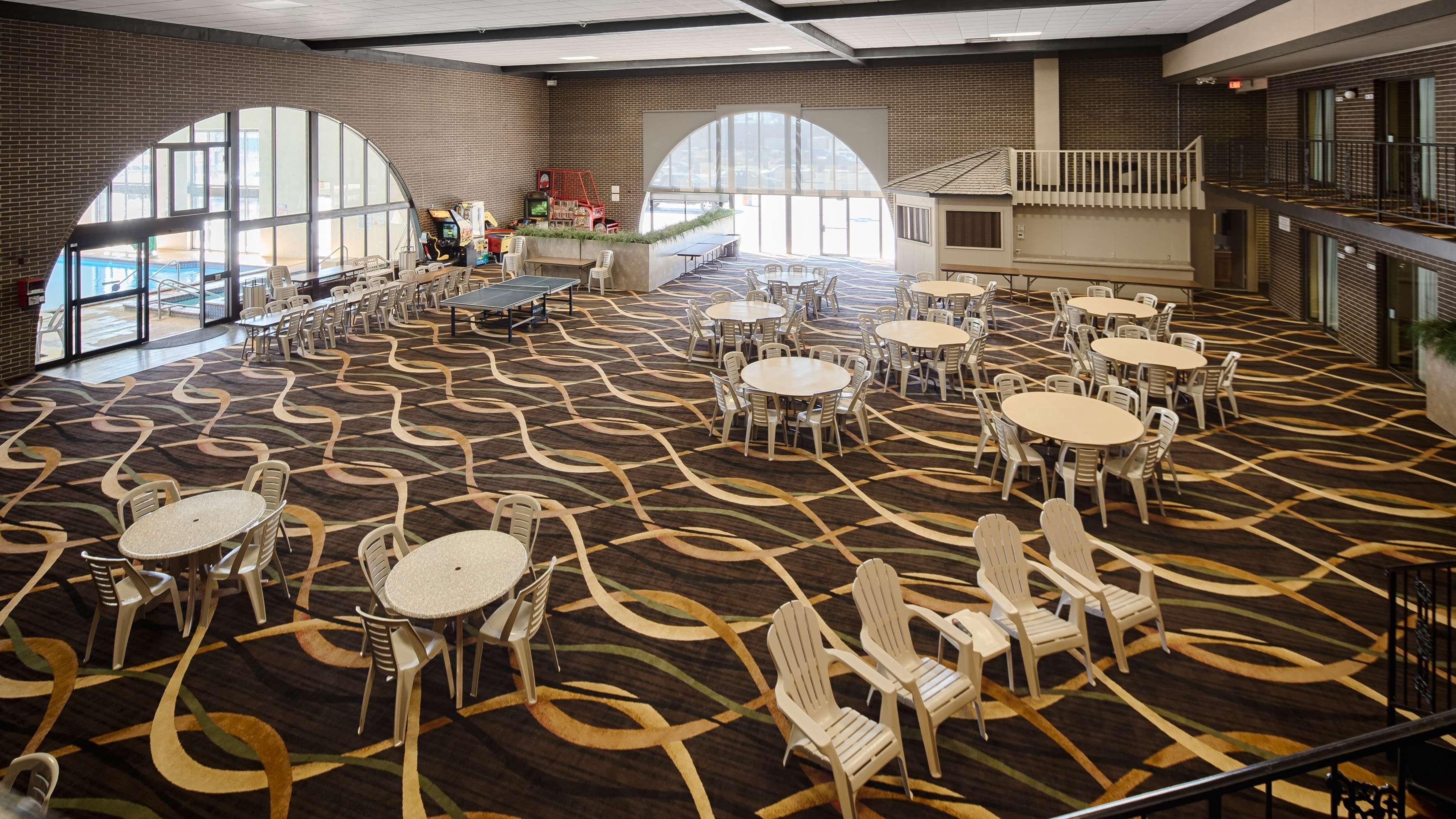 Best Western Angus Inn Great Bend Εξωτερικό φωτογραφία
