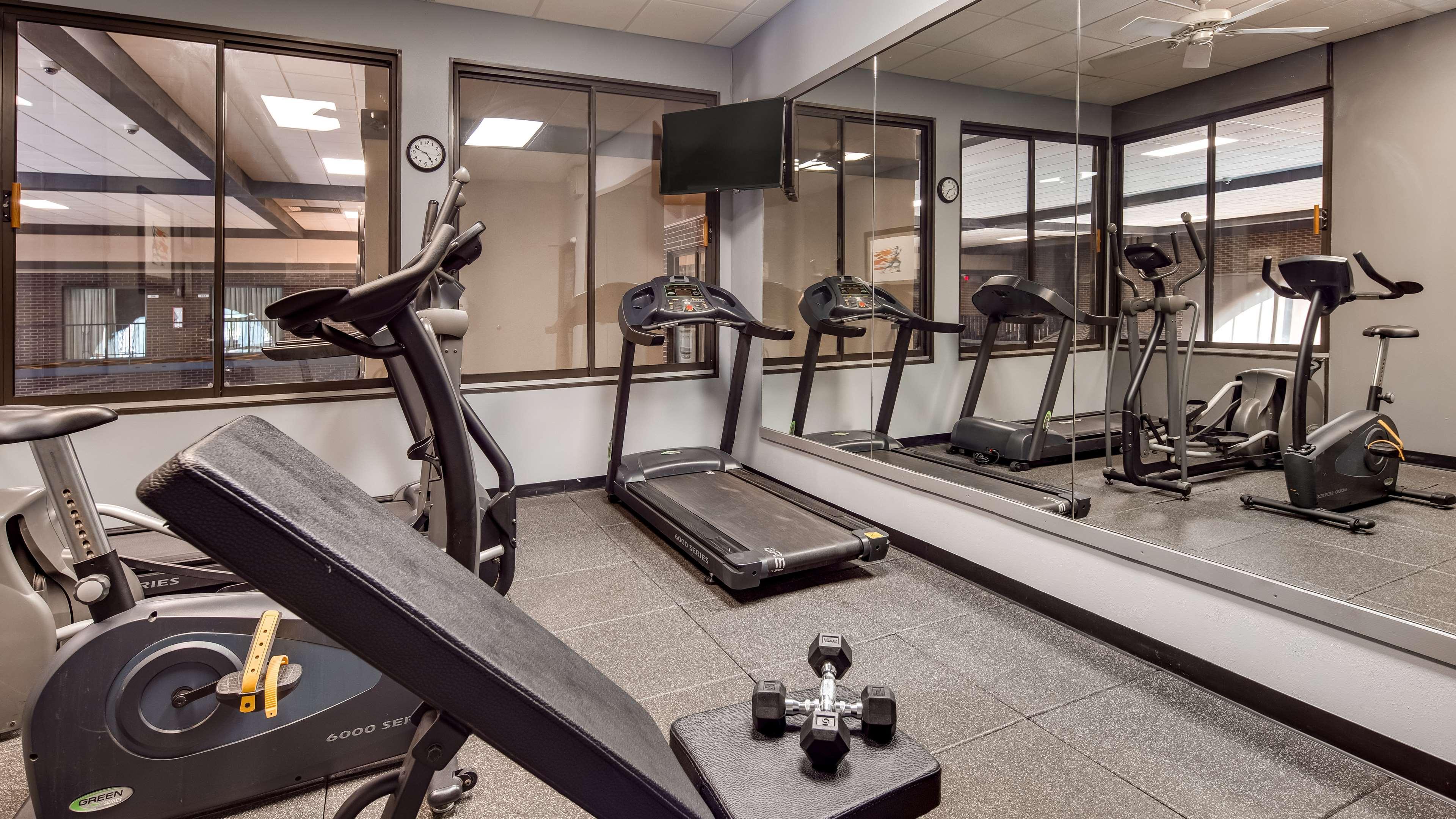 Best Western Angus Inn Great Bend Εξωτερικό φωτογραφία