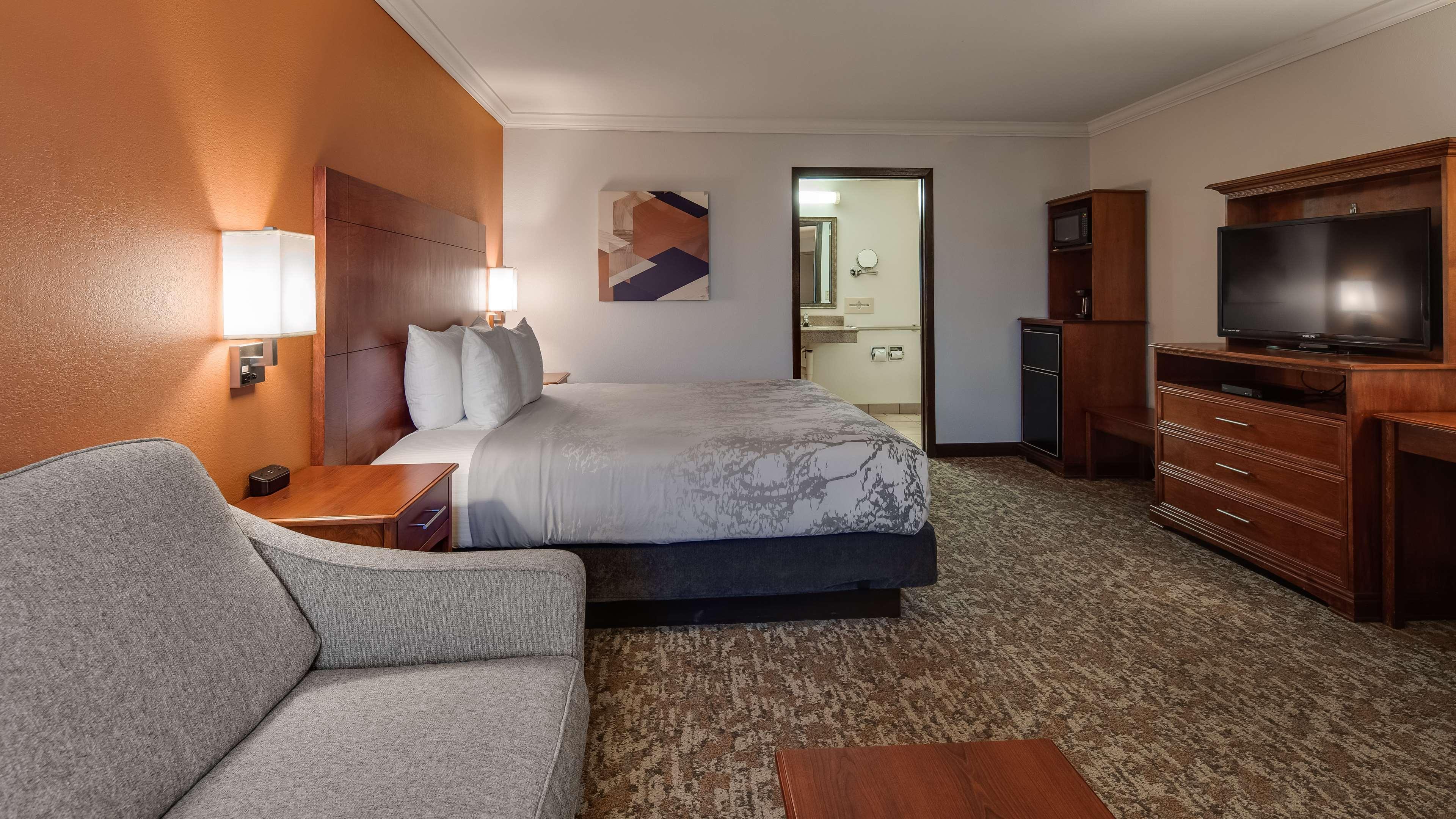Best Western Angus Inn Great Bend Εξωτερικό φωτογραφία