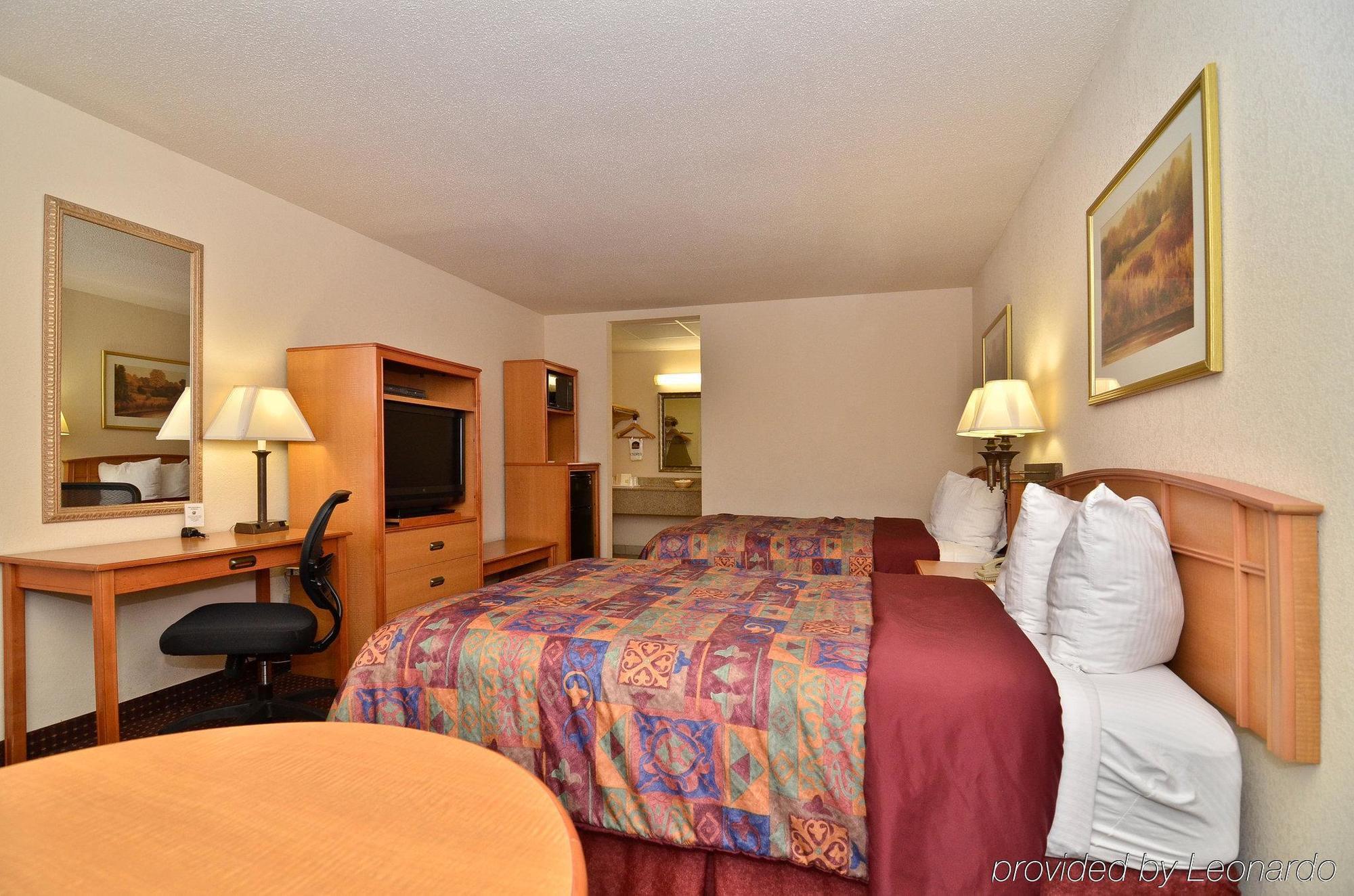 Best Western Angus Inn Great Bend Εξωτερικό φωτογραφία